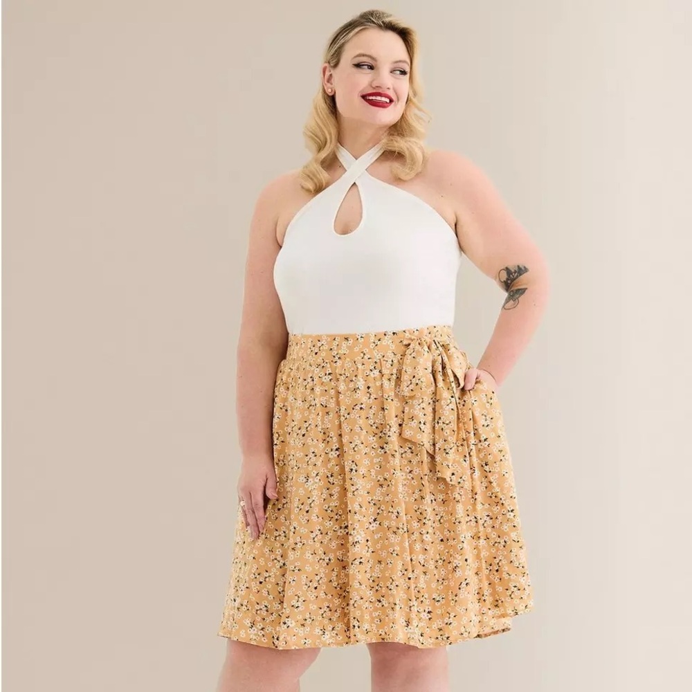 Torrid Retro Chic White Pinup Halter Top